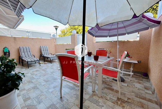 Resale - Chalet -
Torrevieja - Costa Blanca