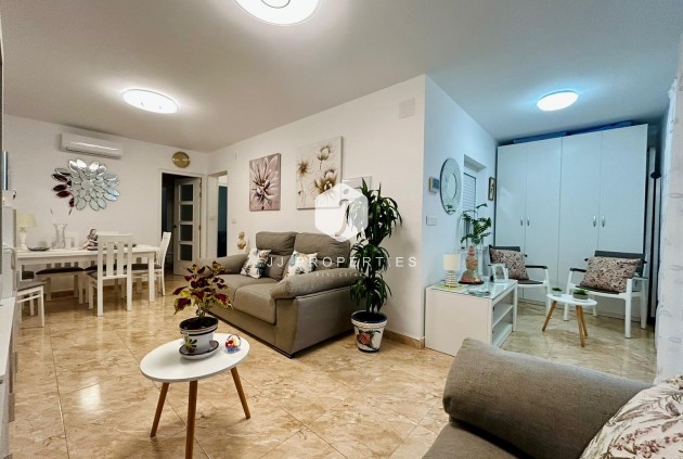 Resale - Chalet -
Torrevieja - Costa Blanca