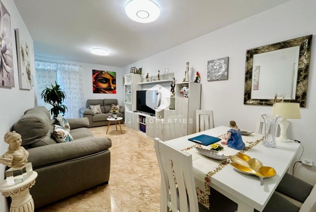 Resale - Chalet -
Torrevieja - Costa Blanca