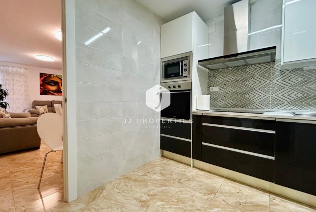 Resale - Chalet -
Torrevieja - Costa Blanca