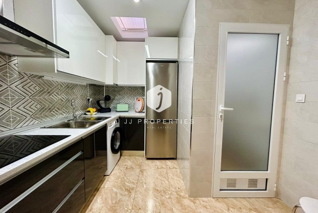 Resale - Chalet -
Torrevieja - Costa Blanca