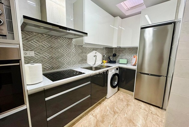 Resale - Chalet -
Torrevieja - Costa Blanca