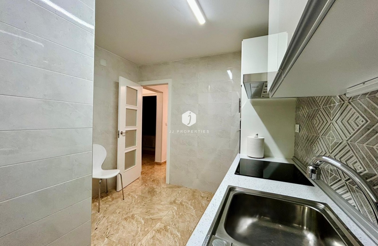 Resale - Chalet -
Torrevieja - Costa Blanca