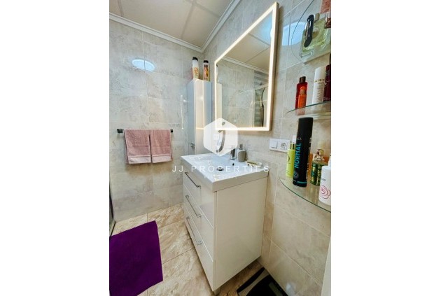 Resale - Chalet -
Torrevieja - Costa Blanca