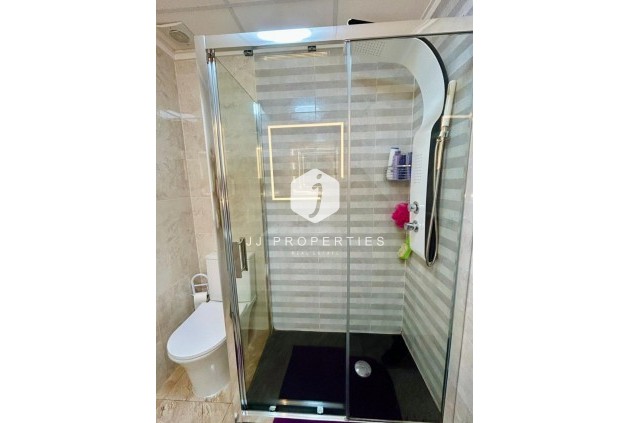 Resale - Chalet -
Torrevieja - Costa Blanca