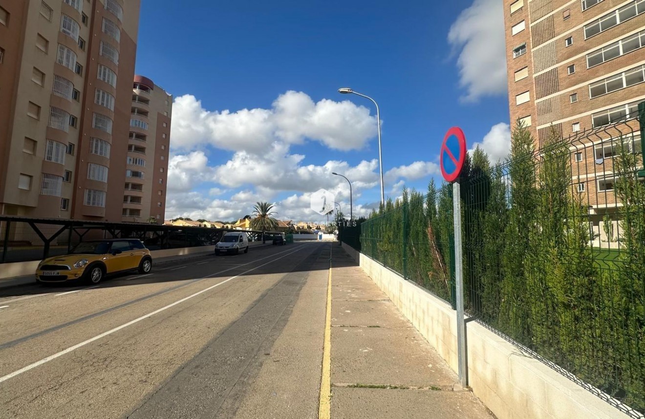 Tweedehands - Appartement / flat -
Orihuela Costa - Campoamor