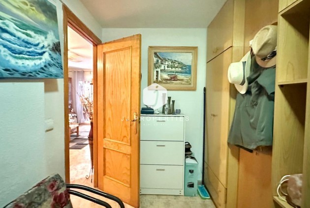 Resale - Apartment / flat -
Torrevieja - Centro