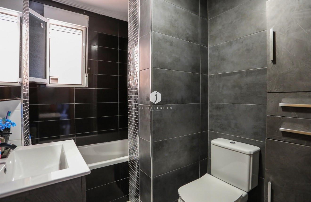 Resale - Apartment / flat -
Orihuela Costa - Playa Flamenca