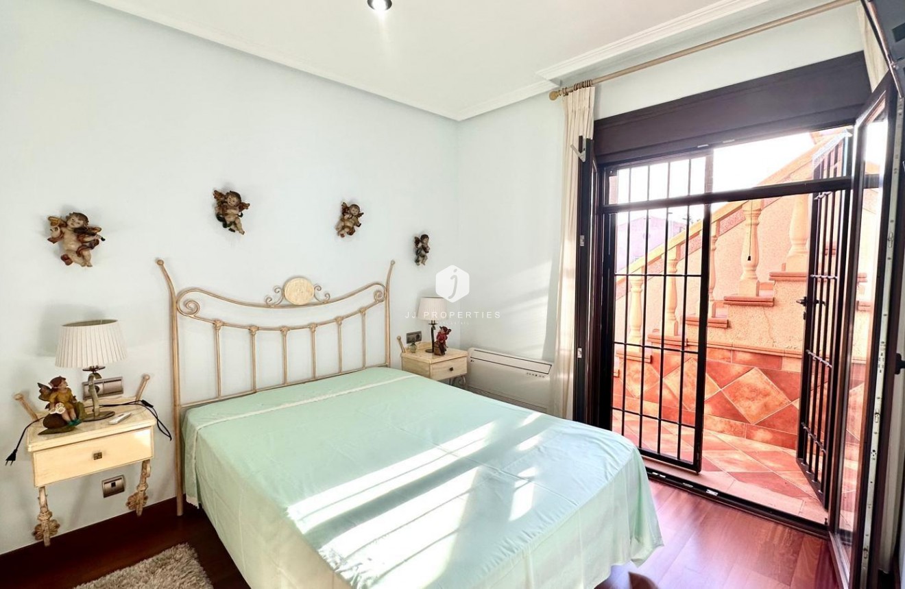 Resale - Chalet -
Torrevieja - La siesta