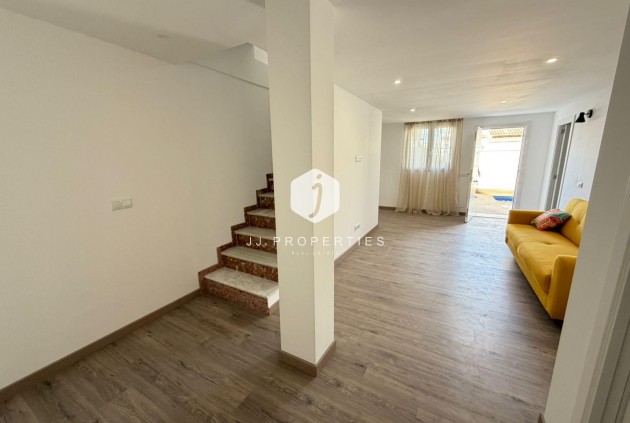 Resale - Chalet -
Torrevieja - Cabo cervera