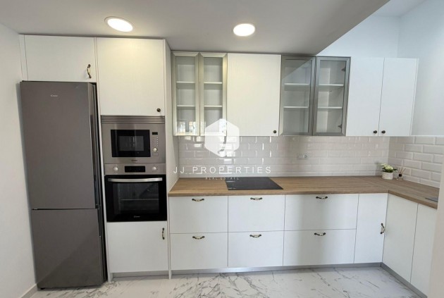 Resale - Chalet -
Torrevieja - Cabo cervera