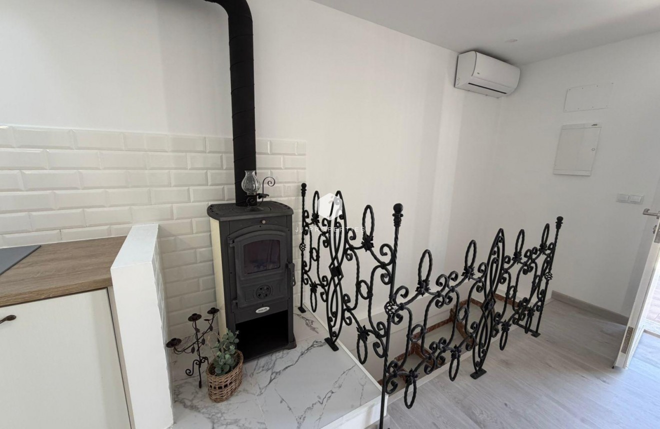 Resale - Chalet -
Torrevieja - Cabo cervera