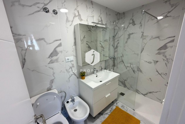 Resale - Chalet -
Torrevieja - Cabo cervera