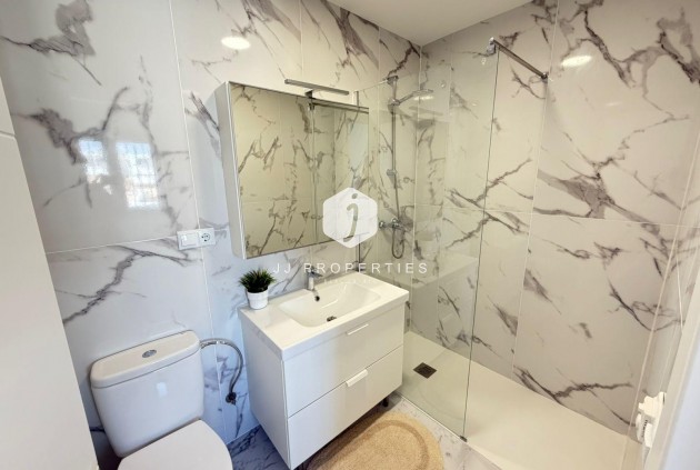 Resale - Chalet -
Torrevieja - Cabo cervera