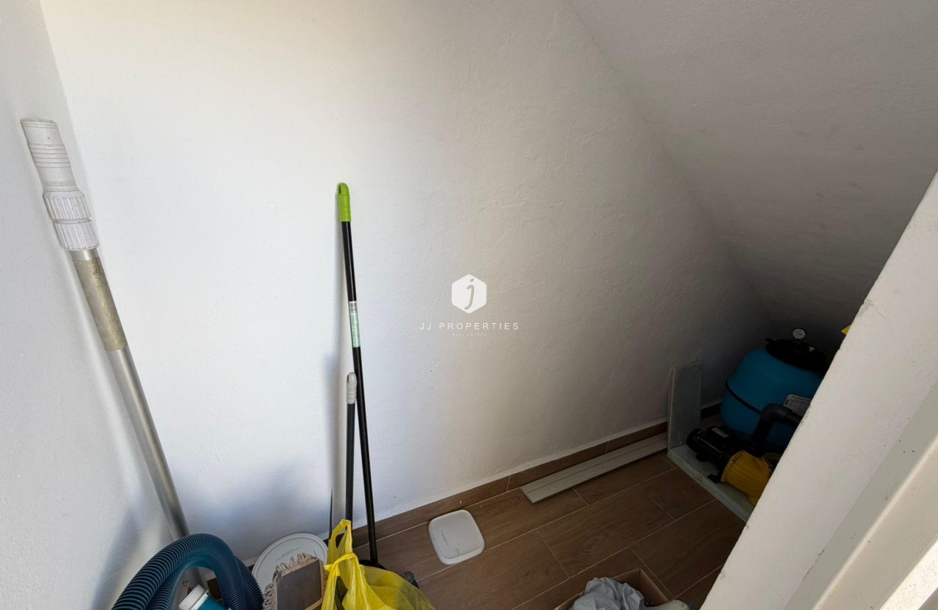 Resale - Chalet -
Torrevieja - Cabo cervera