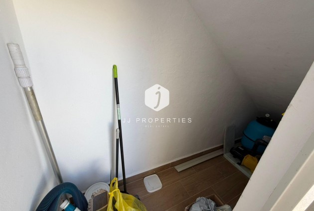 Resale - Chalet -
Torrevieja - Cabo cervera