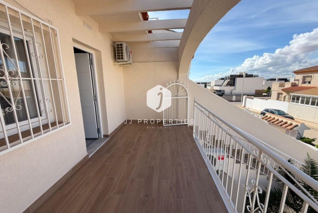 Resale - Chalet -
Torrevieja - Cabo cervera