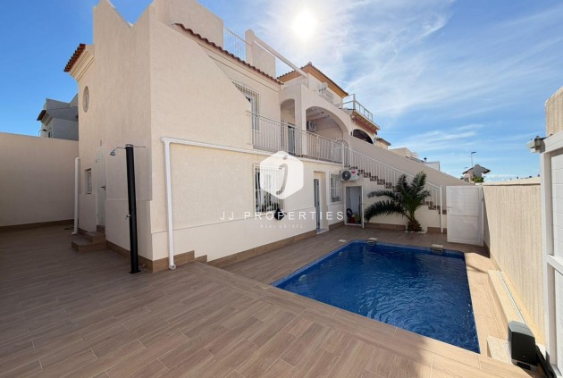 Resale - Chalet -
Torrevieja - Cabo cervera