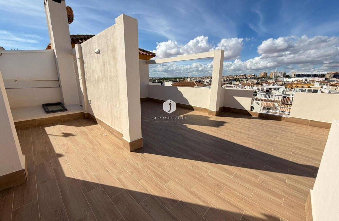 Resale - Chalet -
Torrevieja - Cabo cervera