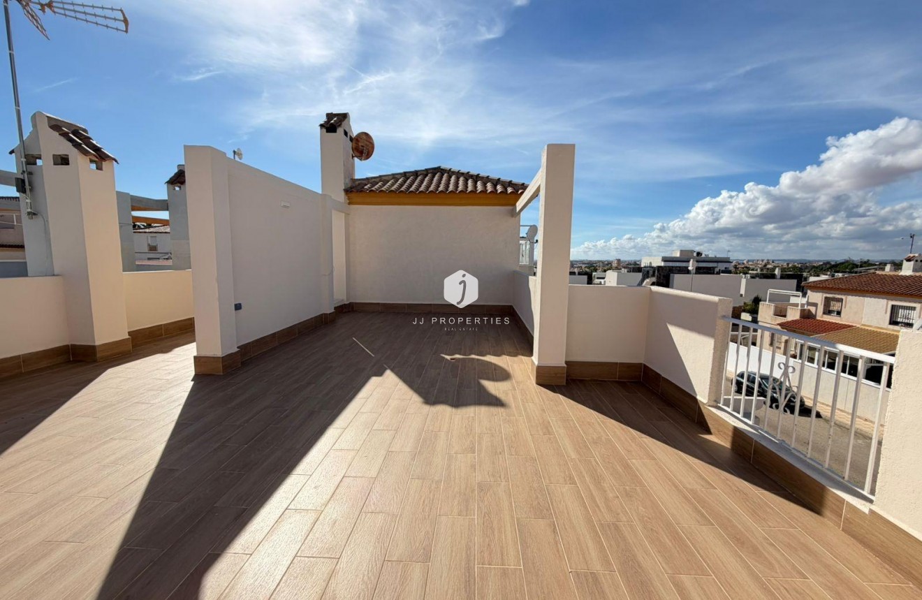 Resale - Chalet -
Torrevieja - Cabo cervera
