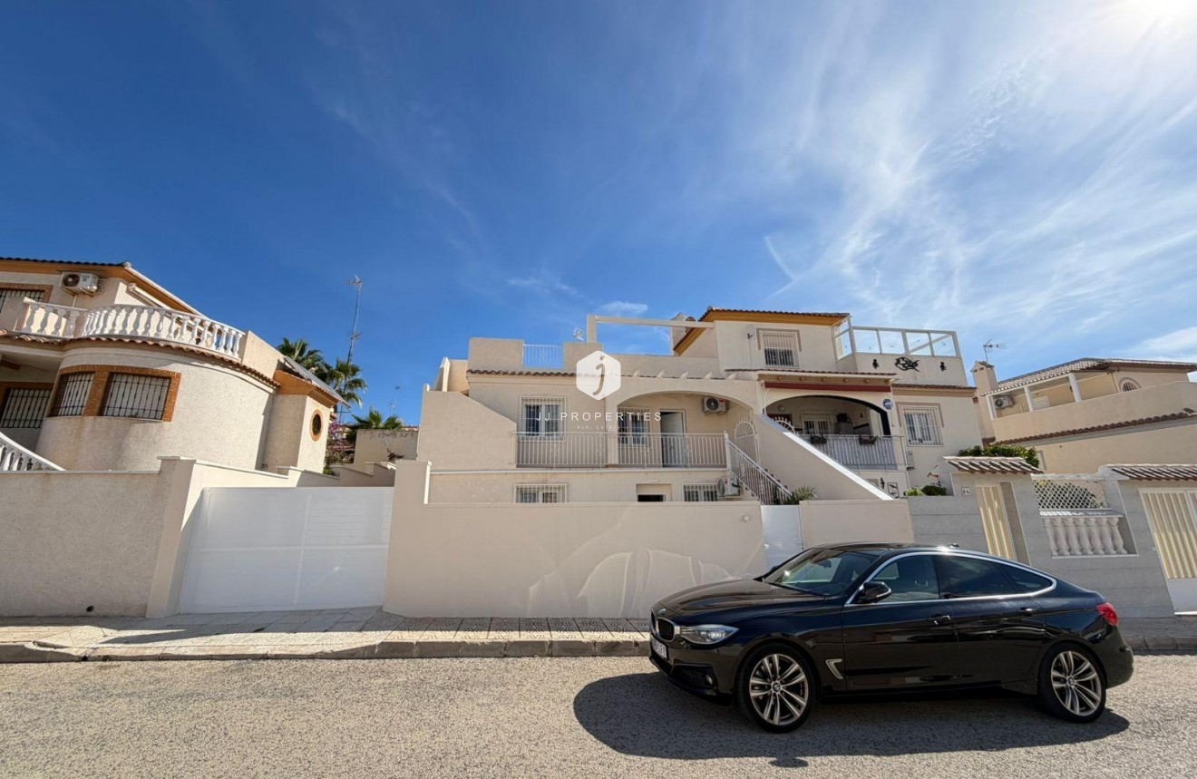 Resale - Chalet -
Torrevieja - Cabo cervera