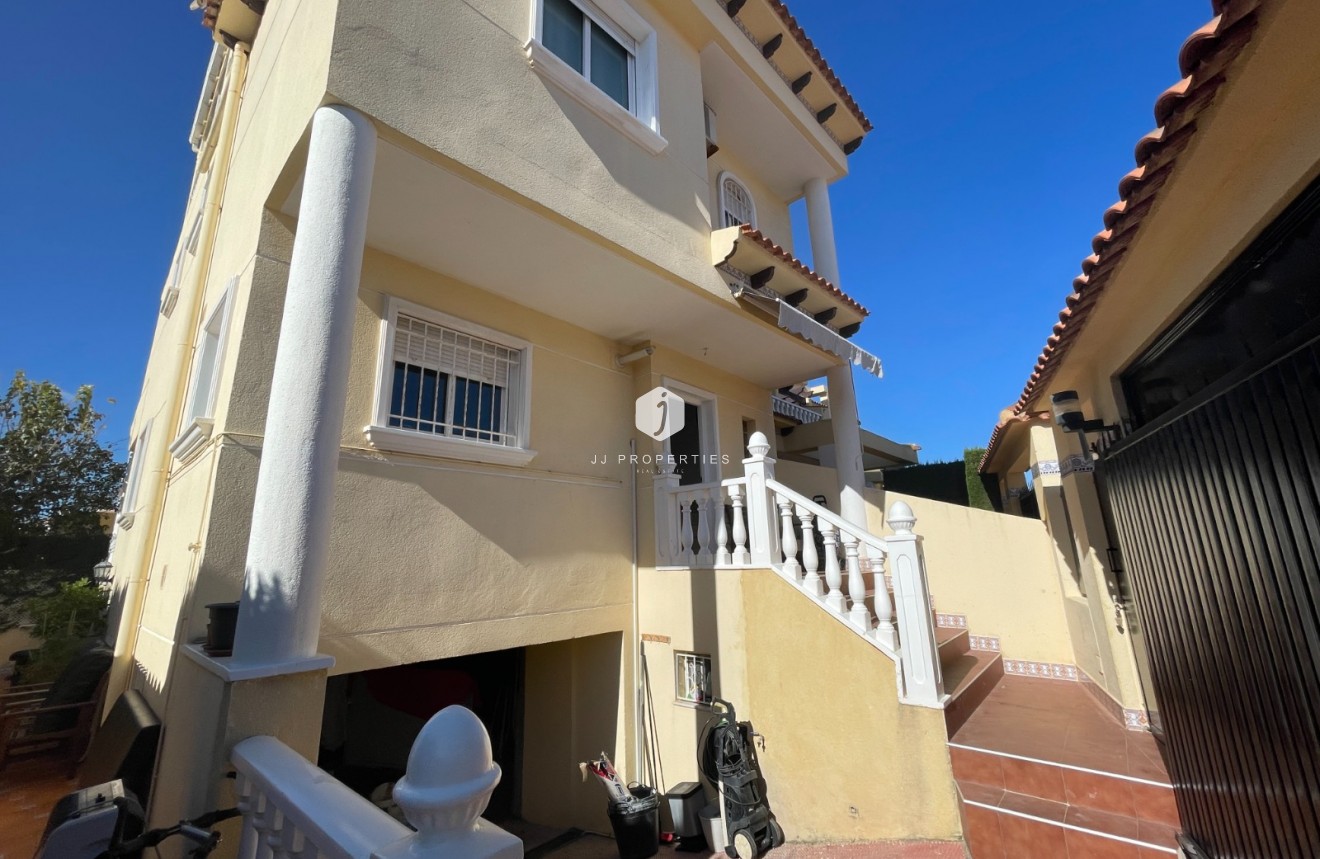 Resale - Villa -
Guardamar del Segura - Costa Blanca