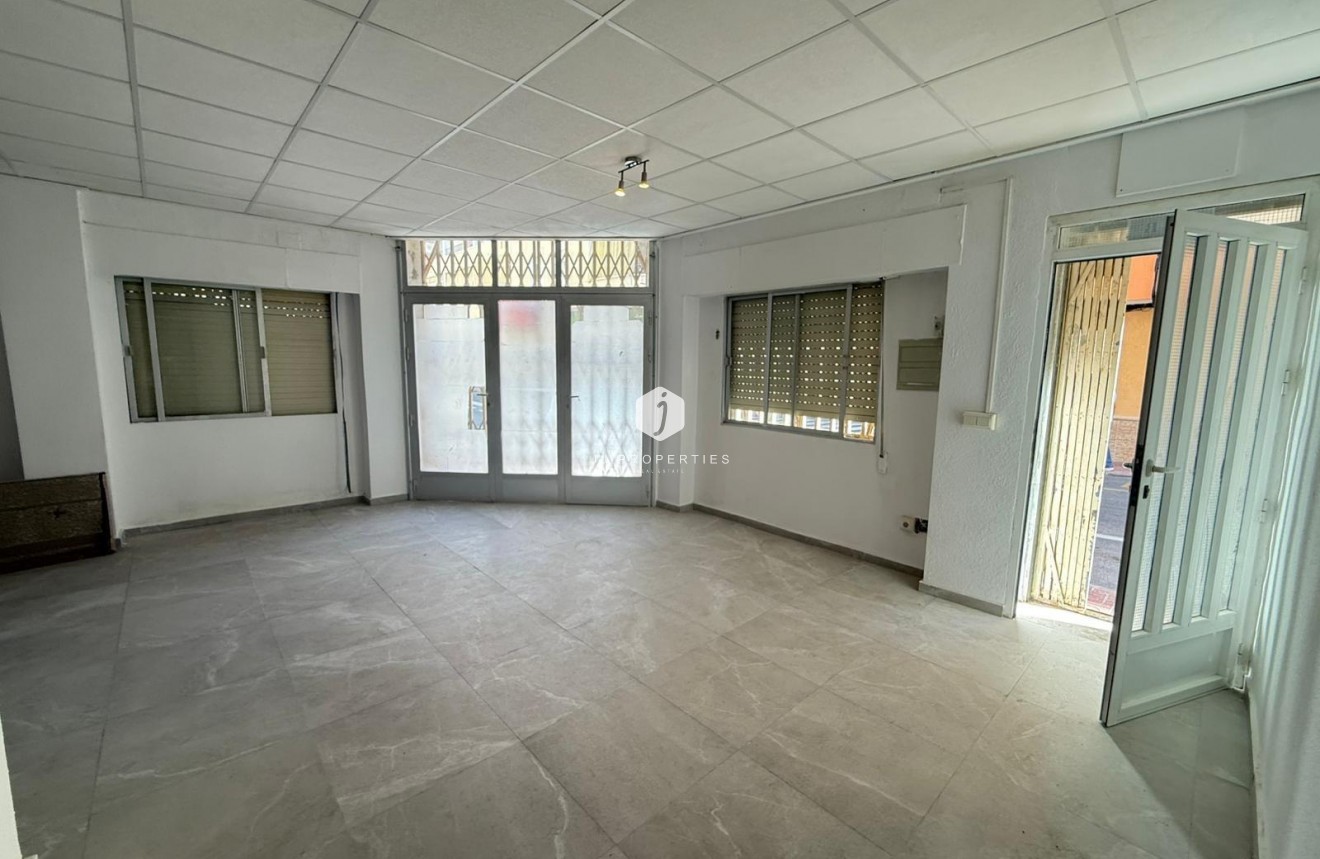 Resale - Apartment / flat -
Torrevieja - Playa de los Locos