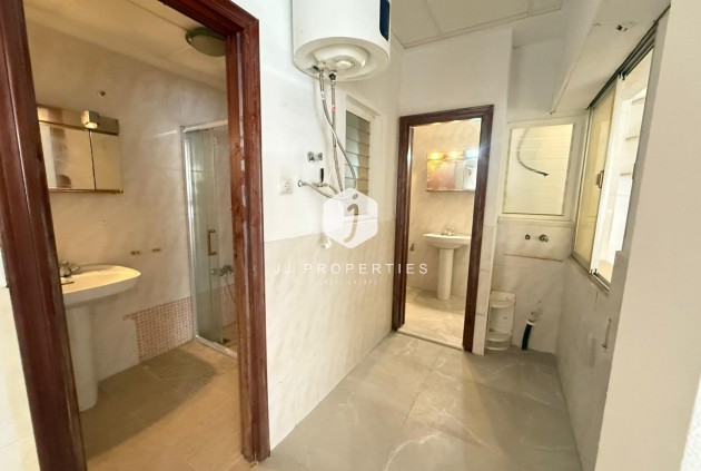 Resale - Apartment / flat -
Torrevieja - Playa de los Locos