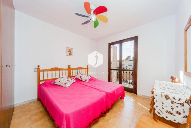 Resale - Apartment / flat -
Torrevieja - Calas blanca