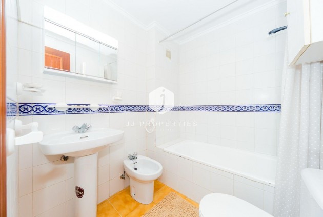 Resale - Apartment / flat -
Torrevieja - Calas blanca