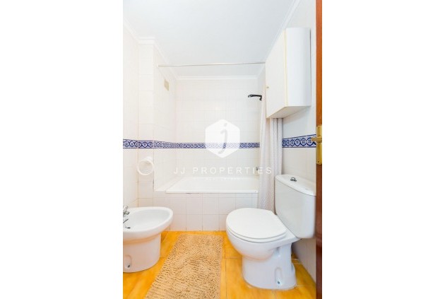 Resale - Apartment / flat -
Torrevieja - Calas blanca