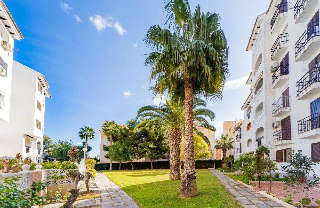 Resale - Apartment / flat -
Torrevieja - Calas blanca