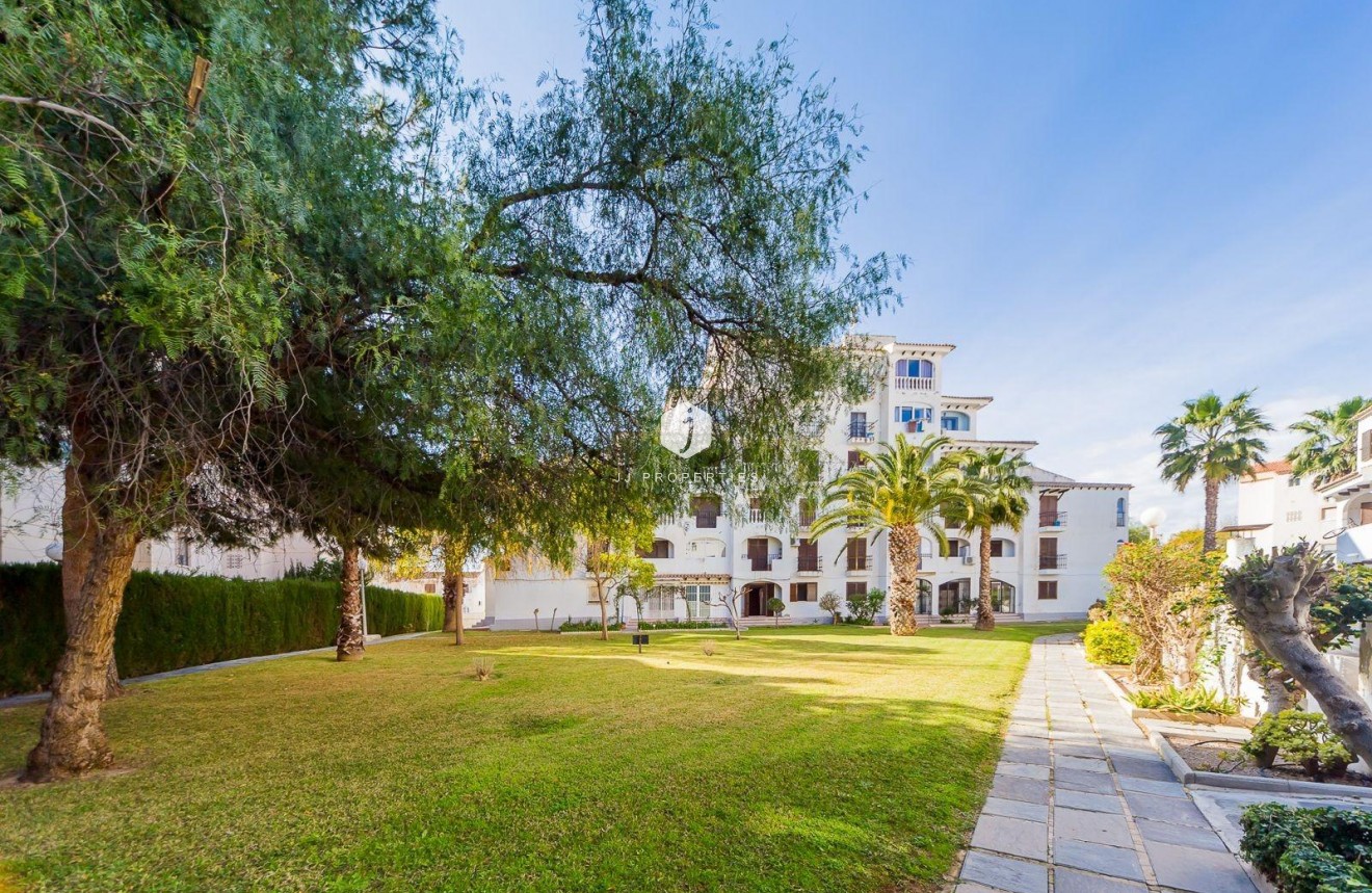 Resale - Apartment / flat -
Torrevieja - Calas blanca