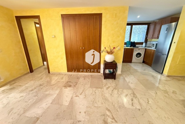 Resale - Apartment / flat -
Torrevieja - Punta prima