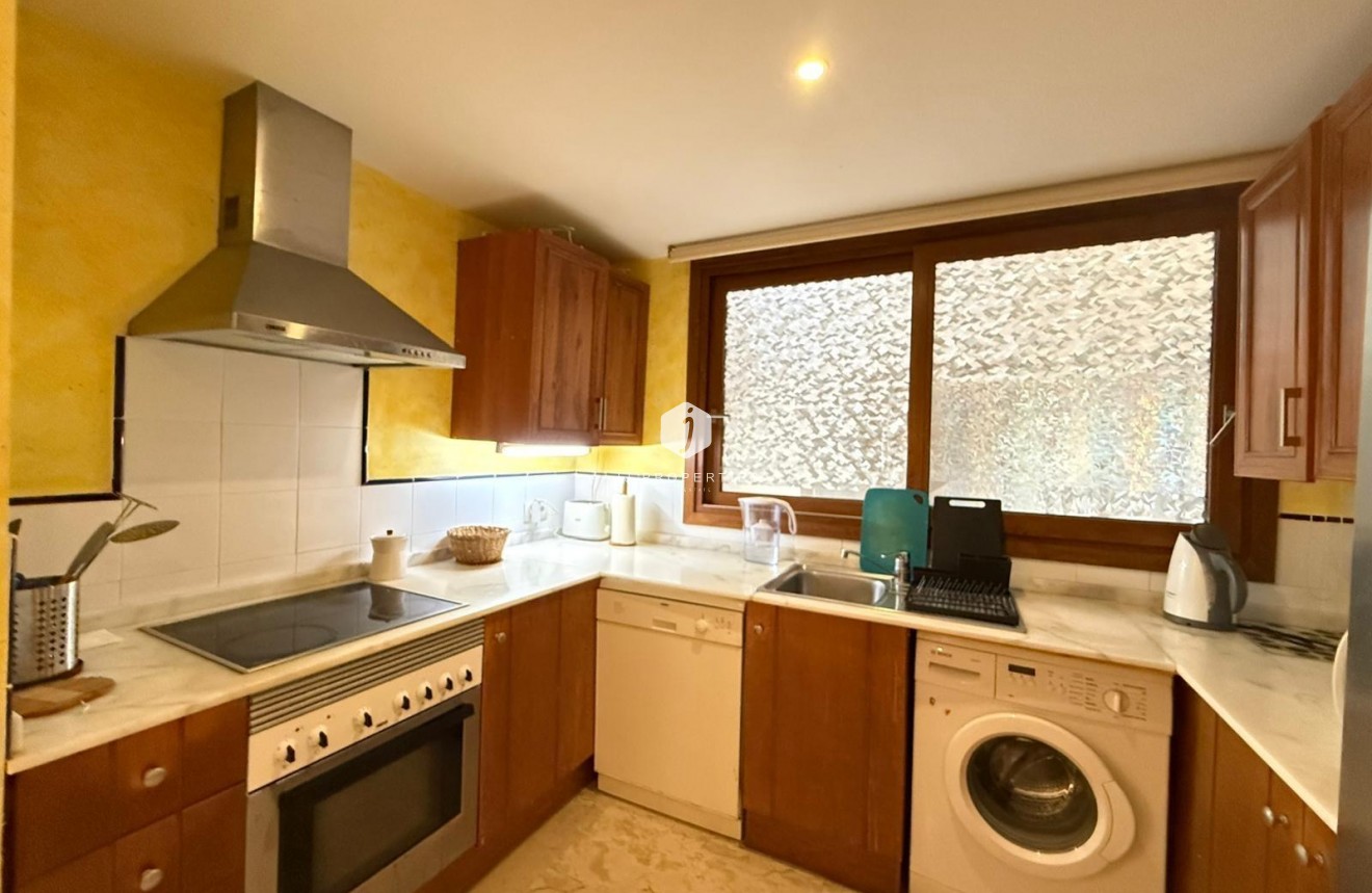 Resale - Apartment / flat -
Torrevieja - Punta prima