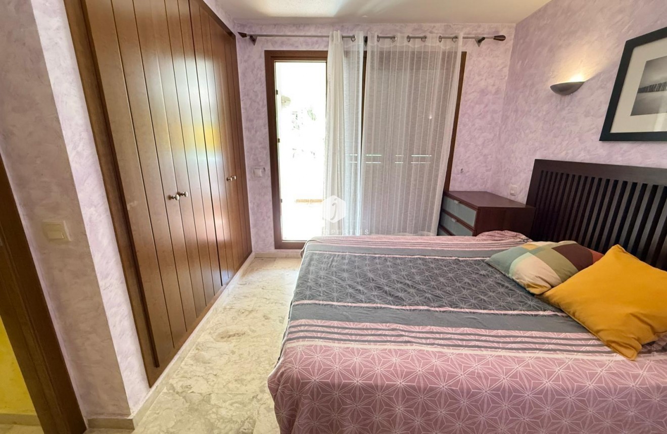 Resale - Apartment / flat -
Torrevieja - Punta prima