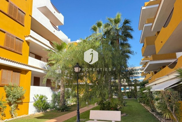 Resale - Apartment / flat -
Torrevieja - Punta prima