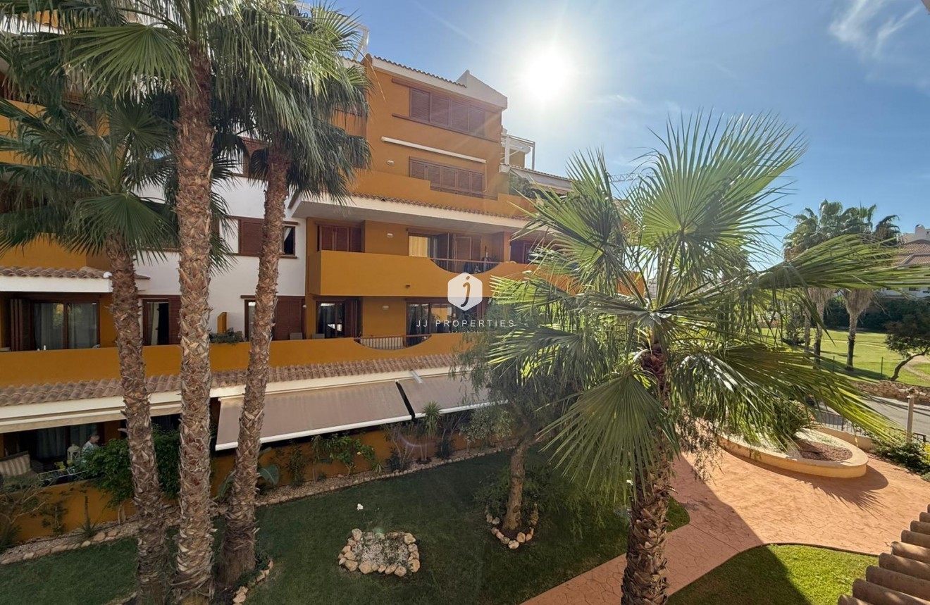 Resale - Apartment / flat -
Torrevieja - Punta prima