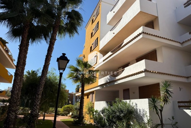 Resale - Apartment / flat -
Torrevieja - Punta prima