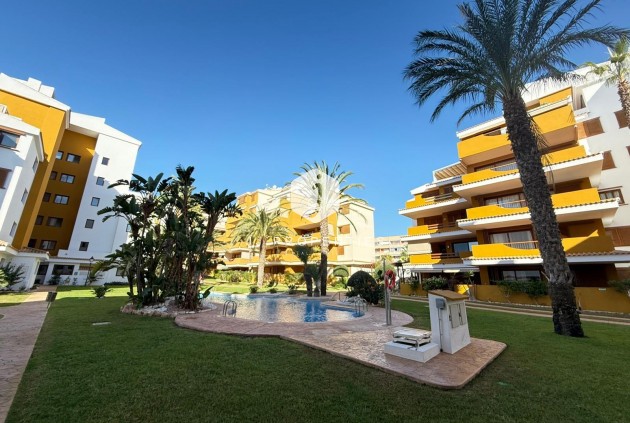 Resale - Apartment / flat -
Torrevieja - Punta prima