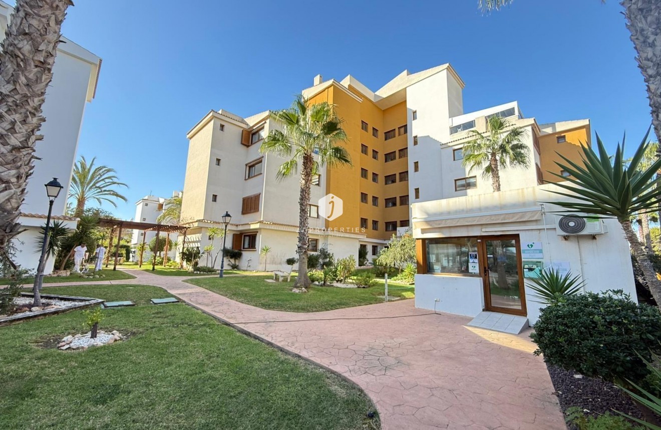 Resale - Apartment / flat -
Torrevieja - Punta prima
