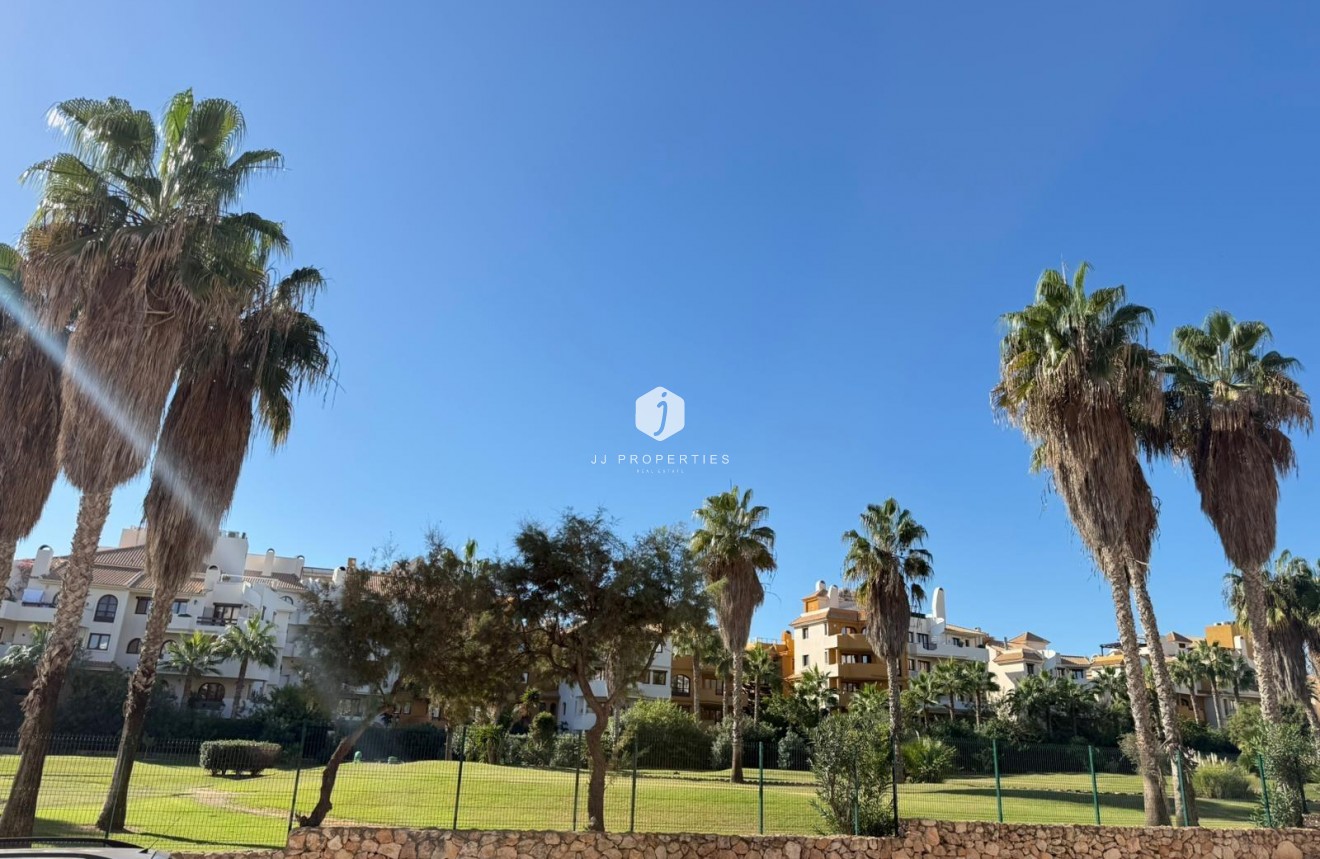 Resale - Apartment / flat -
Torrevieja - Punta prima
