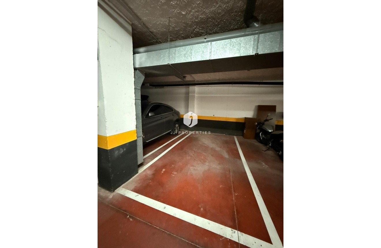 Resale - Apartment / flat -
Torrevieja - Punta prima