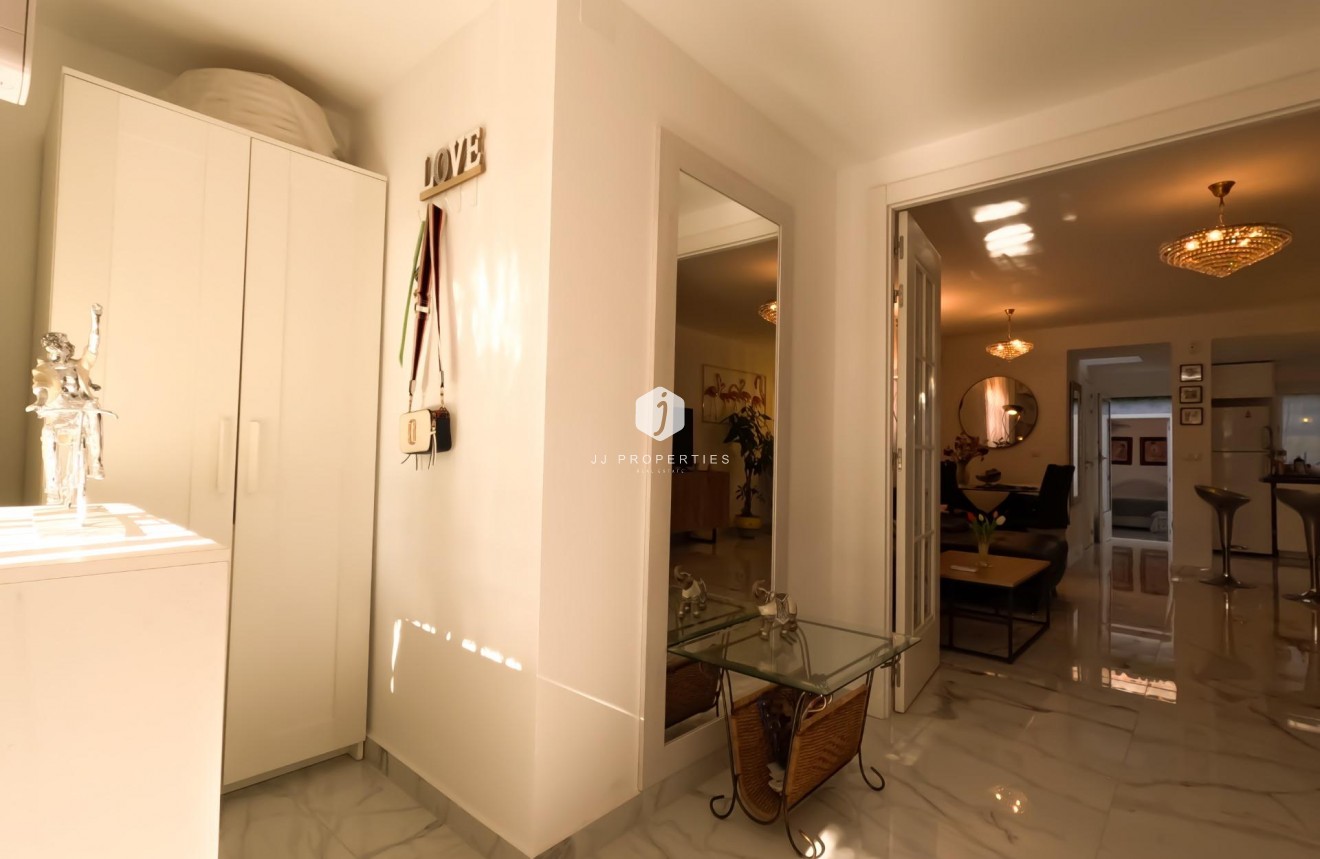 Resale - Chalet -
Torrevieja - El Acequión - Los Náufragos