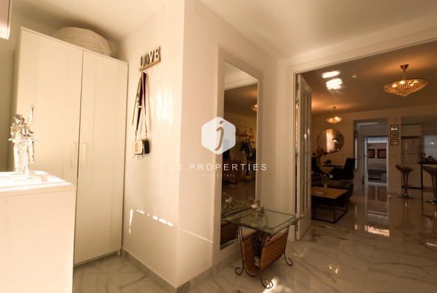 Resale - Chalet -
Torrevieja - El Acequión - Los Náufragos