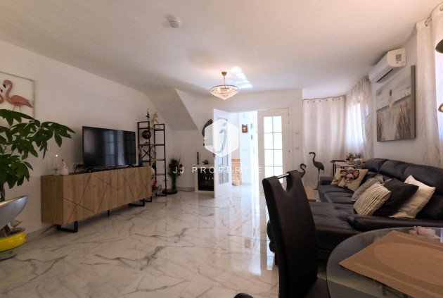 Resale - Chalet -
Torrevieja - El Acequión - Los Náufragos