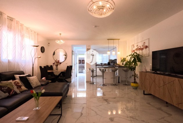 Resale - Chalet -
Torrevieja - El Acequión - Los Náufragos