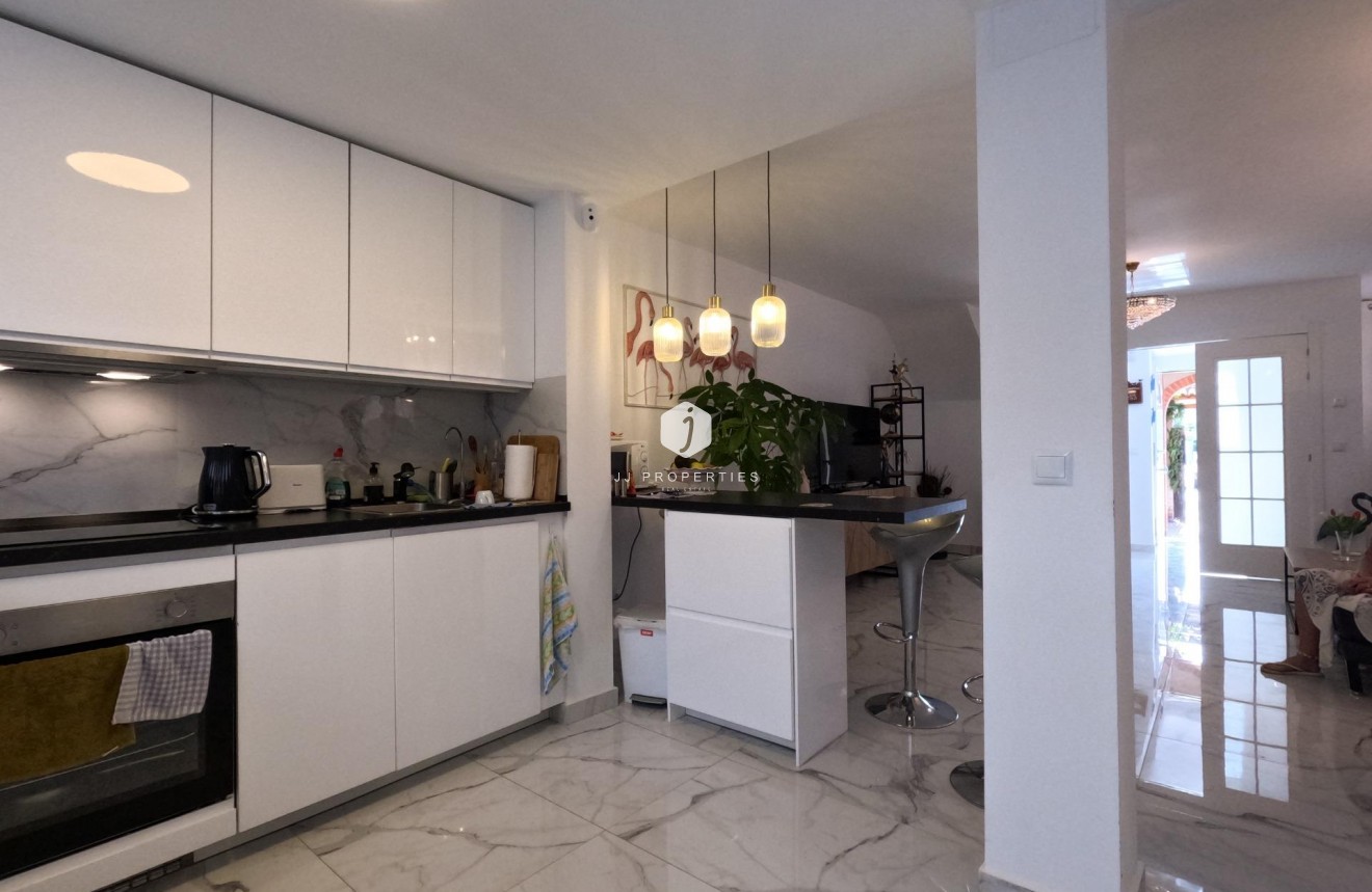 Resale - Chalet -
Torrevieja - El Acequión - Los Náufragos