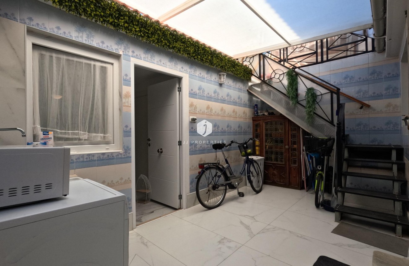 Resale - Chalet -
Torrevieja - El Acequión - Los Náufragos