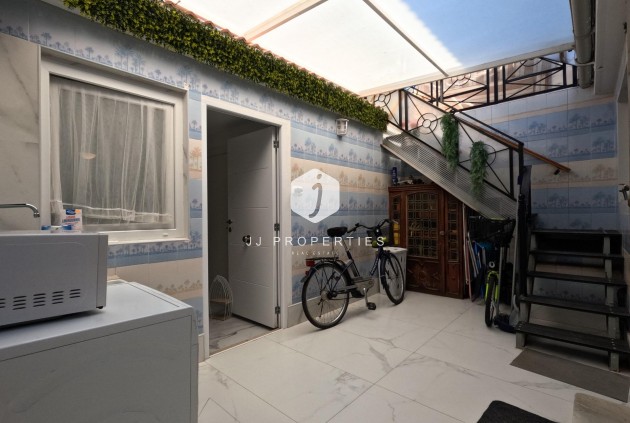 Resale - Chalet -
Torrevieja - El Acequión - Los Náufragos